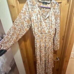 MINKPINK Cream V-Neck Bishop Sleeve Sundress